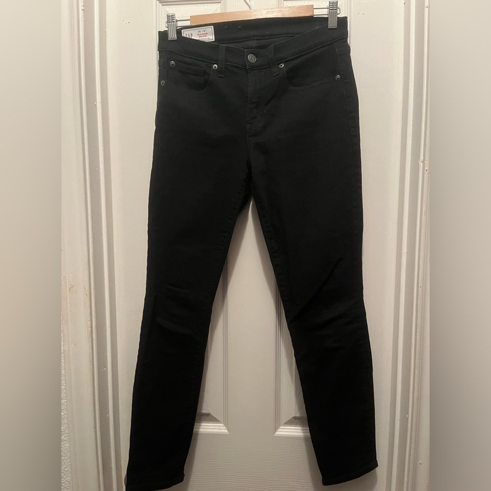 GAP True Skinny Mid Rise black jeans
